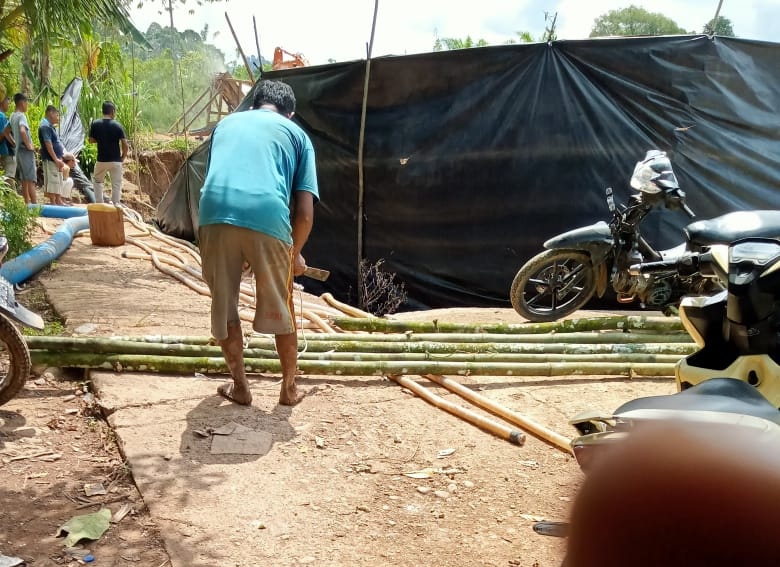 Tambang Emas Ilegal (PETI)  yang masih terus beroperasi. (doc.lapadnews.com)