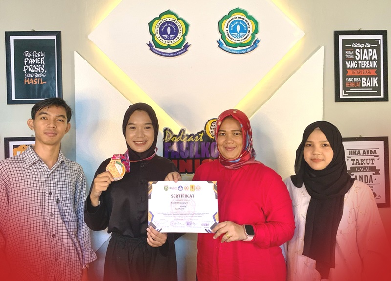 
Dekan Fasilkom Universitas Sjakhyakirti Surati Diningrum 