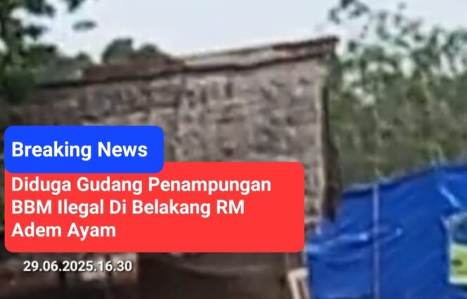 
					Diduga Kurangnya Pengawasan Dari DLH OI, Tampak Sebuah Gudang Penampungan BBM Ilegal Baru Buka Di Belakang RM Adem Ayem
