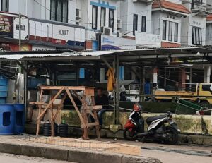 Berupaya Memberikan Kenyamanan Pengunjung Dan Peningkatan PAD, Kepala Pasar Ikan Jakabaring Lakukan Pembenahan